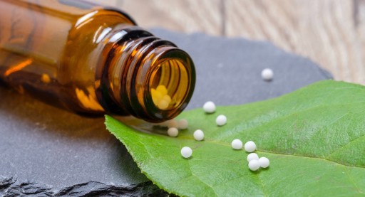 Prostata Hilfe Deutschland: Globuli und braunes Fläschchen