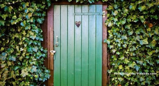 Prostata Hilfe Deutschland: Illustrationsbild Symptome - Altes Toilettenhäuschen